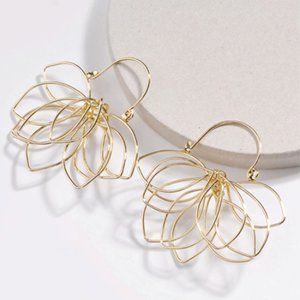 NEW~ Anthropologie Floral Pop-Up Post Earrings